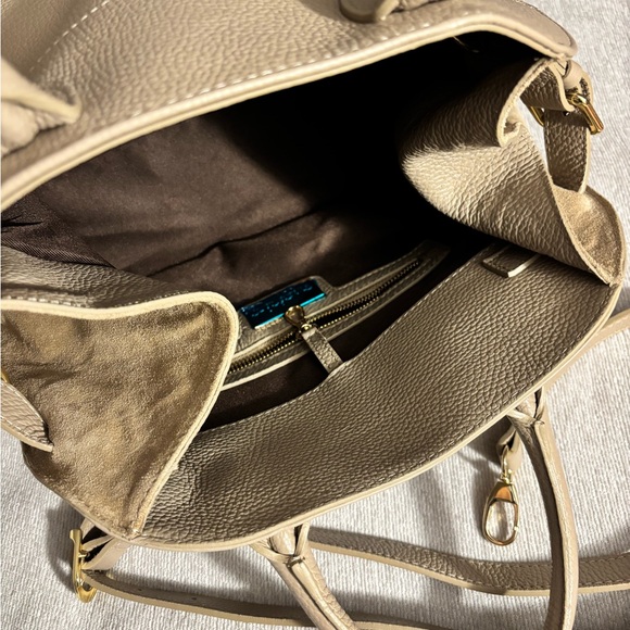 Elegant Anna Paola Cream Leather Bag with Gold Accents.